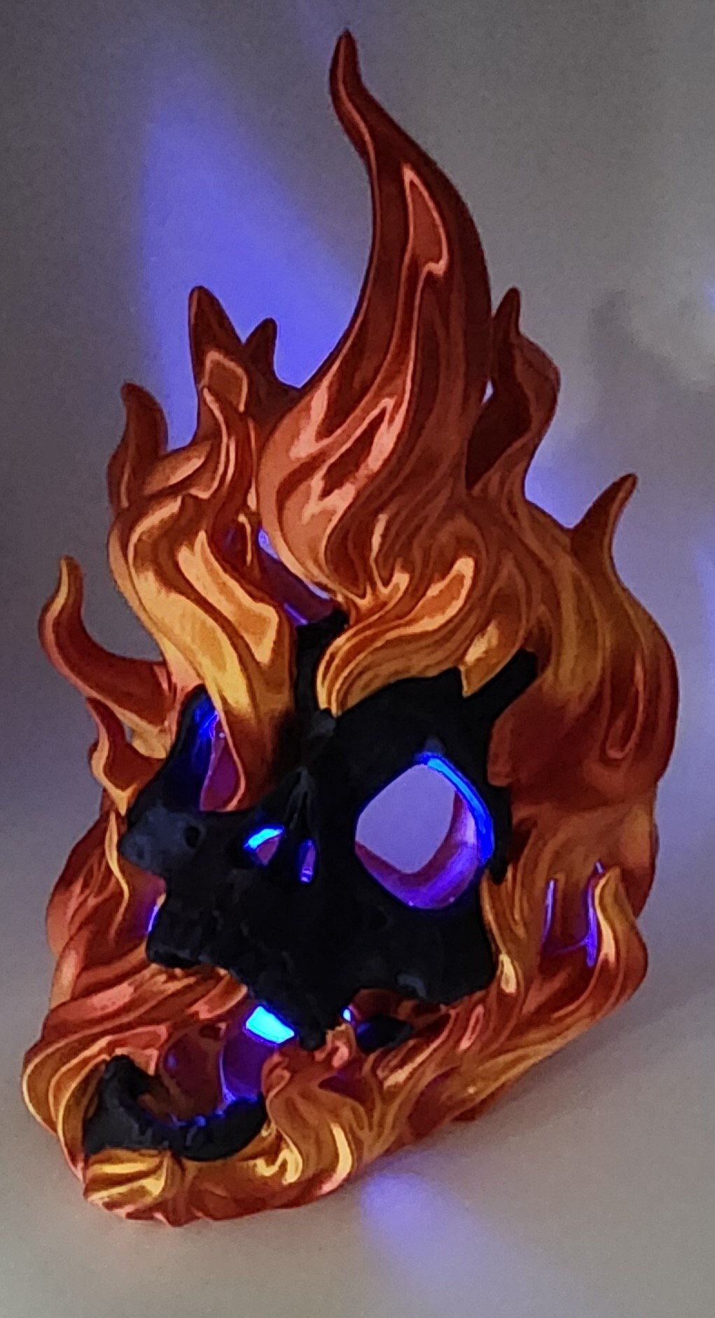3D-Printed Skull on Fire Tealight Holder