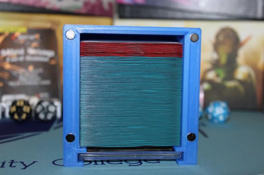 MTG Commander Deck Box, Magnetic Closure PlaIn NO DESIGN