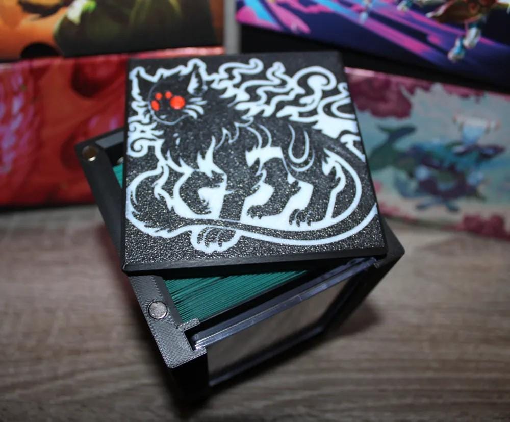 Lurrus MTG EDH Commander Deck Box, Magnetic Card Case