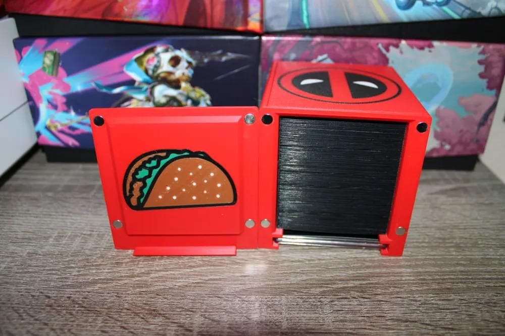 Deadpool MTG Commander Deck Box, Full Art Card Case