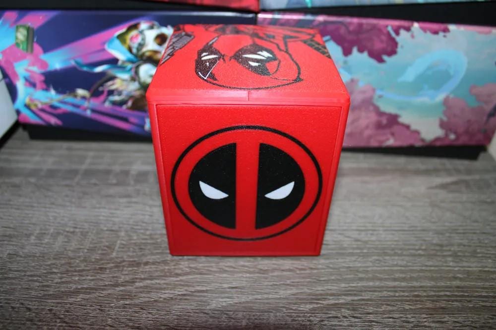 Deadpool MTG Commander Deck Box, Full Art Card Case