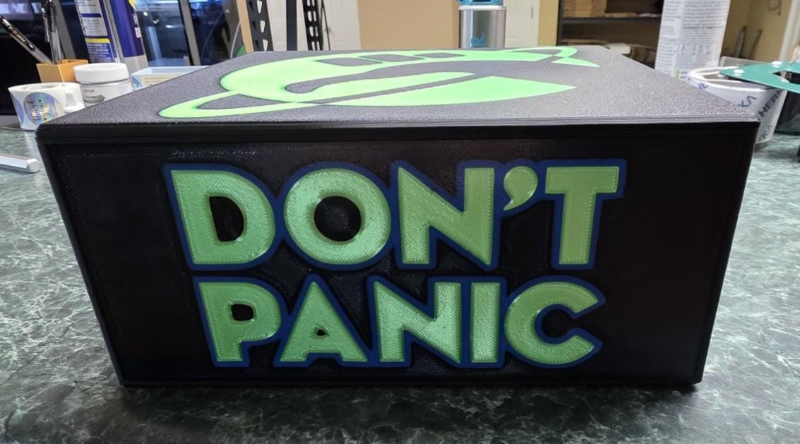 Hitchhiker Guide MTG Commander Deck Box, Card Case