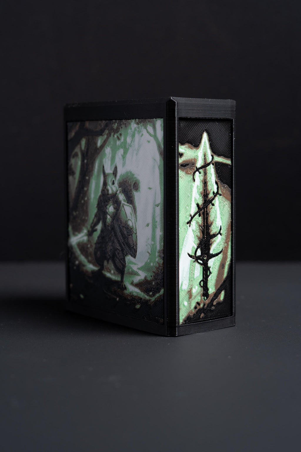 MTG Squirrel Sword Deck Box - 70 Unsleeved Cards