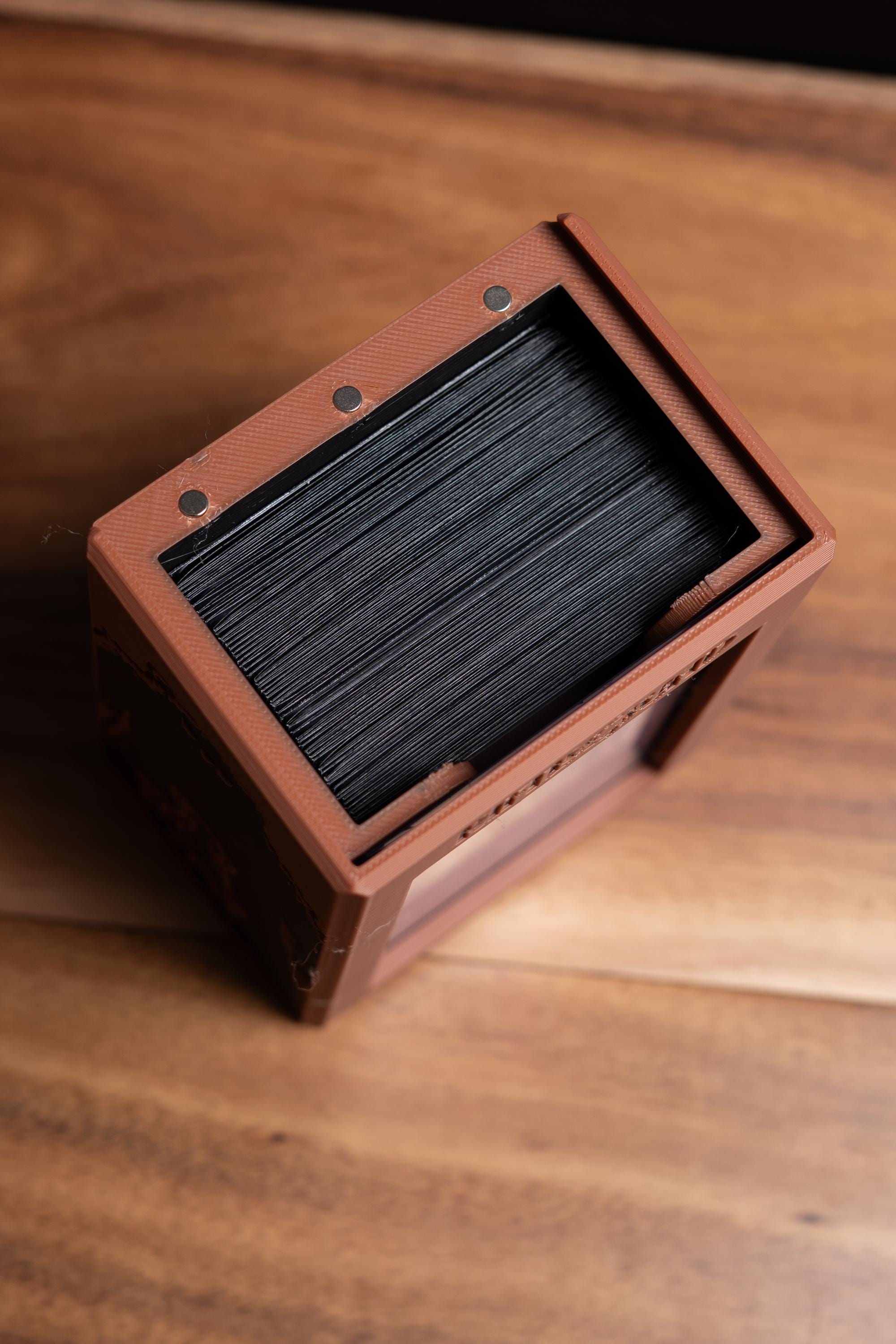 Annie - Riftbound Deck Box - 75 Sleeved Cards