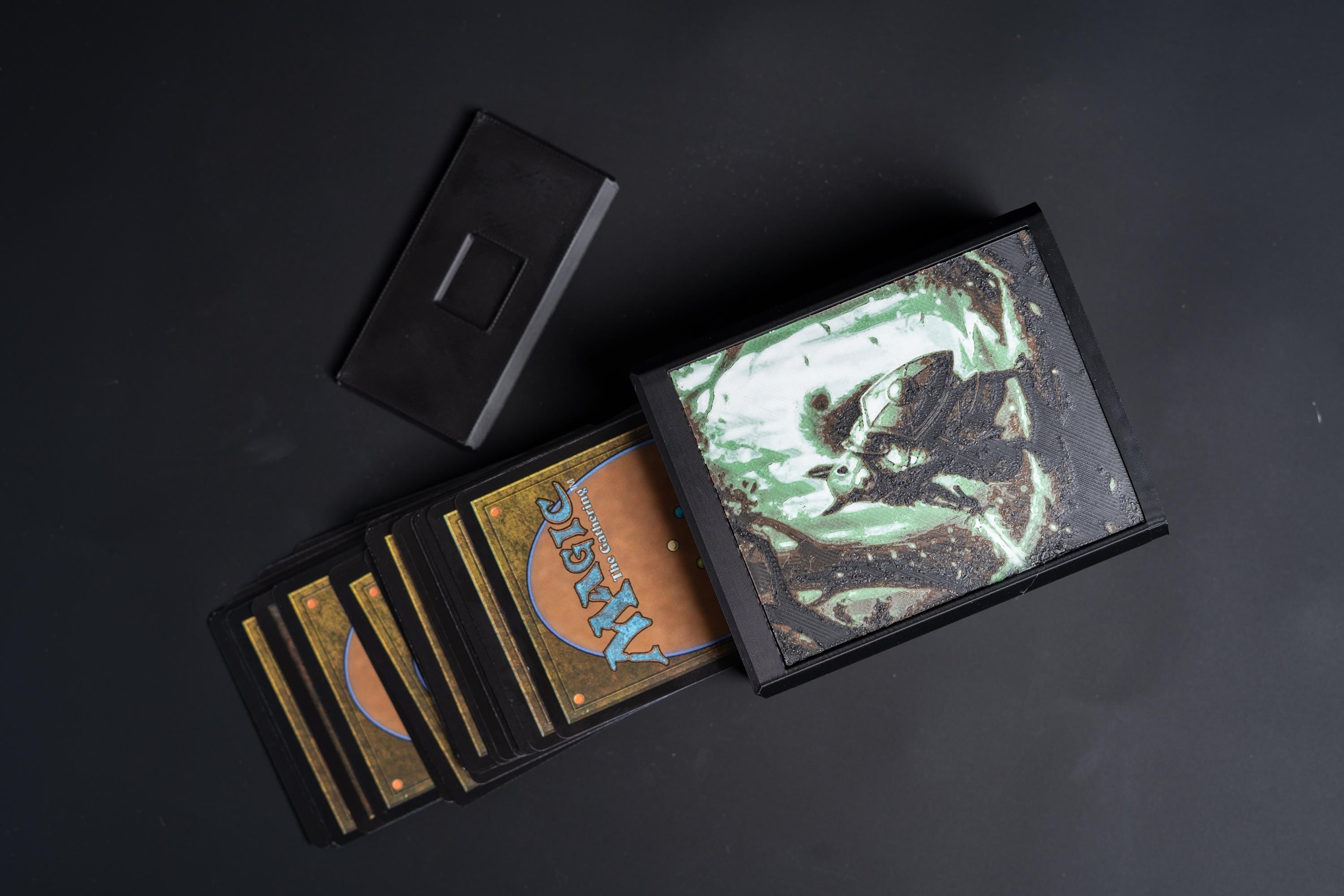 MTG Squirrel Sword Deck Box - 70 Unsleeved Cards
